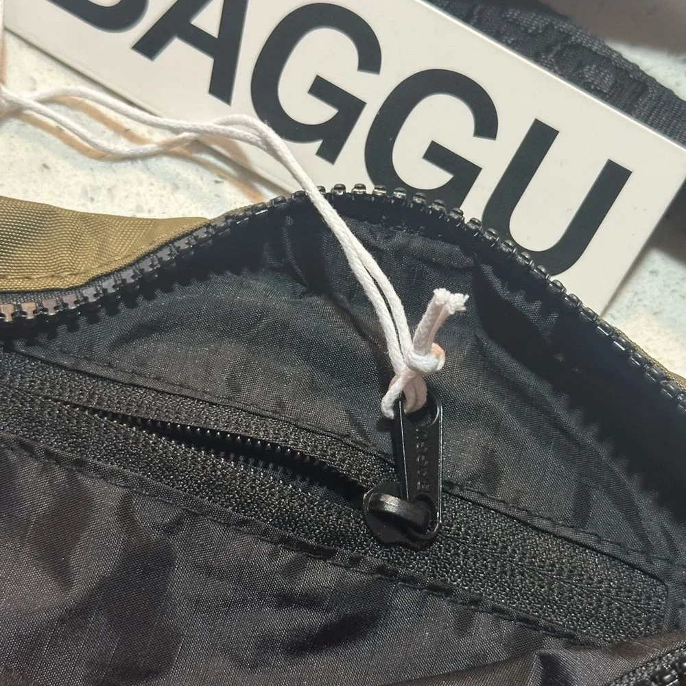 New! BAGGU Crescent Fanny Pack / sling bag in seaweed - new with tags! - Picture 14 of 16